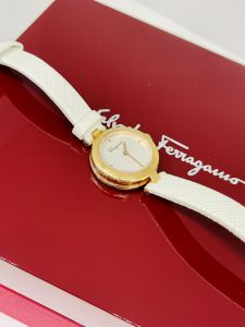 Đồng hồ salvatore ferragamo nữ